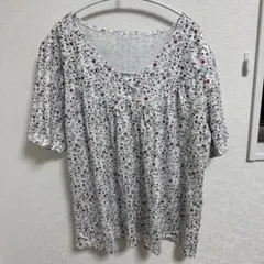 オシャレ　花柄 Vネック 半袖トップス