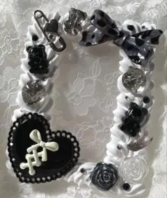 ホイップデコ B8 黒＆白　トレカケースデコ