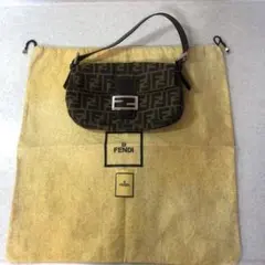 フェンディFENDI マンマバケット　FFロゴ　ズッカ柄　ワンショルダーバッグ