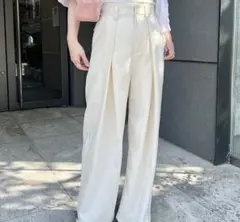 【新品kastane】クリーム色 ワイドパンツ Mサイズ