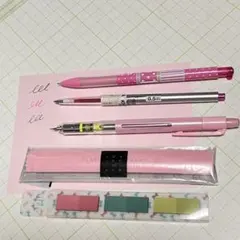 ピンクの文房具セットのサムネイル