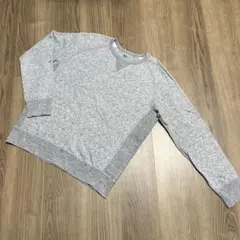 ユニクロ　スウェット　グレー