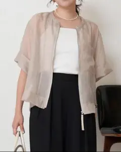 美品　Jena espace merveilleuxシアージップシャツ　ベージュ