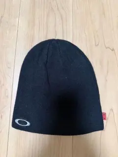 00s Oakley ビーニー ニット帽ワンポイント ロゴ - メルカリ