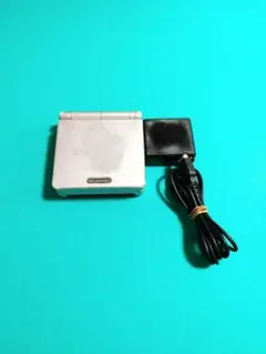 ゲームボーイアドバンスSP本体　シルバー　充電器付属