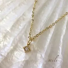 極小☆スクエアビジューネックレス☆ゴールド色　高品質　ジルコニアネックレス
