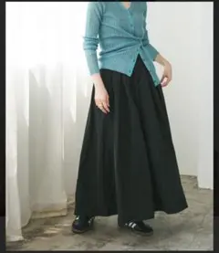 【値下げしました】新品　メモリータフタボリュームスカート《ブラック　サイズ36