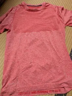 Nike Dri-FIT 赤 Tシャツ Mサイズ