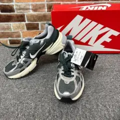 259●新品・タグ付き●NIKE V2K RUN ナイキ スニーカー 25.5