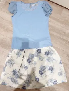 【週末セール】ミッシュマッシュ　水色 パフスリーブ 花柄タイトスカート