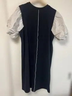 パフスリーブ カットソーワンピース 黒と白