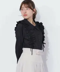 LILY BROWN 黒 ブラウスシャツ 刺繍ブラウス パフスリーブ - メルカリ