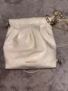 CHARLES & KEITH キルティング チェーンショルダーバッグ - メルカリ