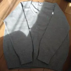 未使用☆East Boy グレー Vネックセーター