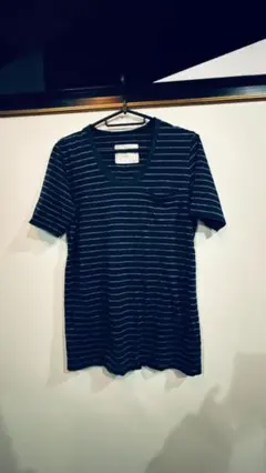 sacai ネイビー ボーダー柄 Vネック Tシャツ