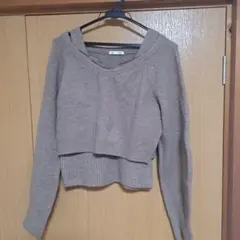 ベージュ クロップド丈 ニット 長袖