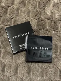 BOBBI BROWN ハイライトパウダー ゴールド系のサムネイル