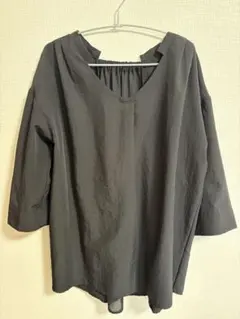 五分袖 Vネックシャツ　チュニック　トップス　ブラック　ブラウス