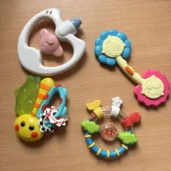 歯固め4つセット　ラトル ・笛　ベビー　おもちゃ　アンパンマン　sassy