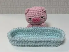 ハンドメイド　編みぐるみ　ブタさん　ブローチ　アルベロベロテイスト ハンドメイド 編みぐるみ がま口 ブタさん アルベロベロテイスト