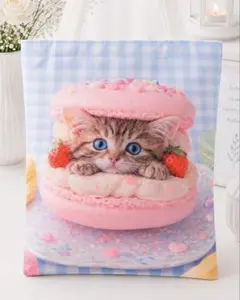【本日23時まで販売】人気猫バッグ　キジ猫マカロン　キラキラ　新品トート　大判