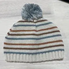 ベビー　ボンボン付きニット帽