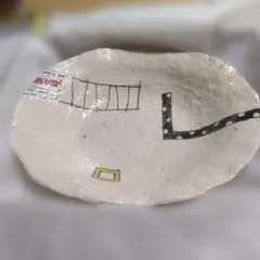 手描きアート 陶器 楕円皿 プレートのサムネイル