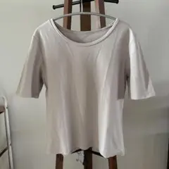 ナチュラルビューティーベーシック　ベージュ クルーネック 半袖TシャツMのサムネイル