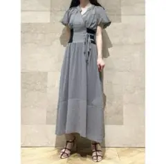 新品タグ付き　完売品SNIDEL ウエストリブシアーワンピース　0 SNIDEL（スナイデル）の「ウエストリブシアーワンピース