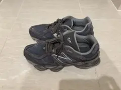 New Balance 990v5 ダークグレー スニーカー