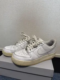 Nike Air Force 1 ホワイト スニーカー