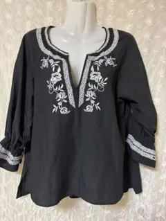 [新品]刺繍入り チュニック ブラック 五分袖のサムネイル