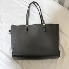 [CHARLES & KEITH] クラシックダブルハンドル トートバッグ