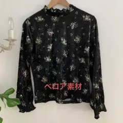 新品 Riche glamour ベロア花柄のシャーリングネック トップスのサムネイル