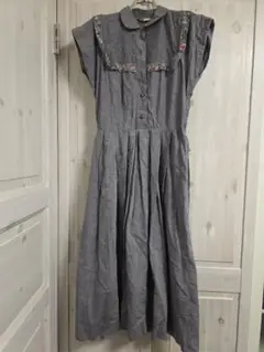 1940s刺繍付きグレーシャツワンピース