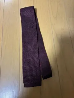 DKNY シルクニット　ボルドー　ネクタイ