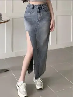 ライトブルーデニムタイトスカート