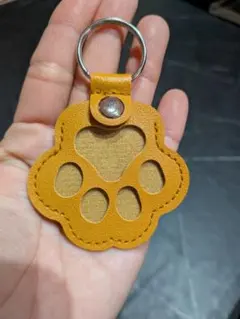 Item thumbnail for item 2c7e7b8c-59f3-460c-85ee-81adfbb072c6