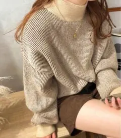 リブ編みハイネックセーター ベージュとホワイト