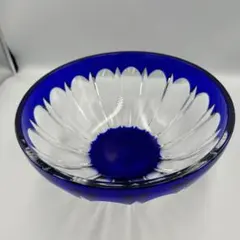 薩摩切子　青い花びら模様のガラスボウル