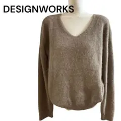 DESIGNWORKS チャイニーズラクーン混 Vネックニットふわふわ キャメル