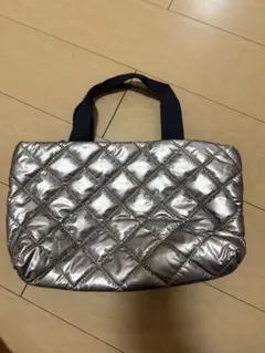 シルバー キルティング トートバッグ