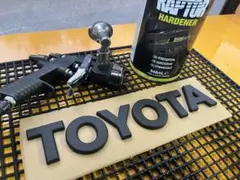 TOYOTA エンブレム カスタム ラプターライナー塗装ブラックランクル250
