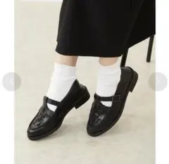 Menue メヌエ Tストラップローファー LL ストラップ付き ブラック