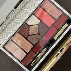 【Dior】クリスマスコフレ2024 エクランクチュール マルチユースパレット