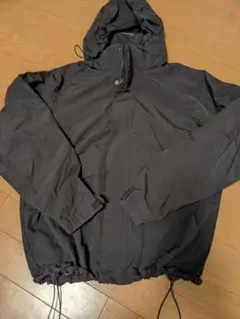 底値！12/20まで。UNIQLO　М　ブラック マウンテンパーカー フード付き