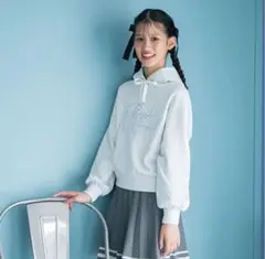 メゾピアノジュニア カリグラフィ刺しゅうラメ裏毛トレーナー 140㎝