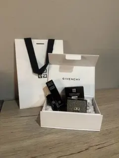 GIVENCHY BEAUTY ヒョンジン サイン刻印入り フェイスパウダー - メルカリ