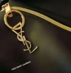バッグチャームに♪イヴ・サンローラン【 YSLカサンドラロゴ】チャームのサムネイル