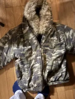 迷彩柄ファー付きダウンジャケット